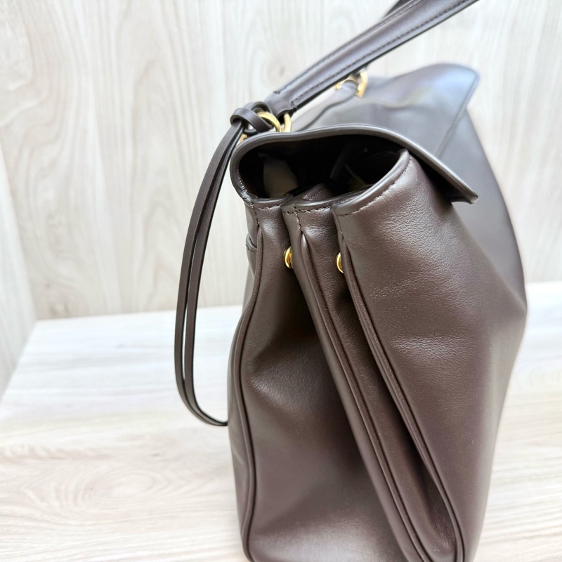 巴黎世家 全新超值✨咖色牛皮Rodeo中款肩背包-15