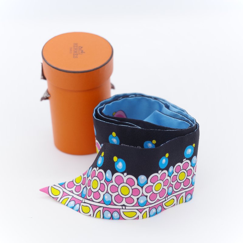 Hermès 愛馬仕 Parures des Maharajas馬哈拉賈的珠寶 天藍色系真絲 Twilly 長絲巾-4