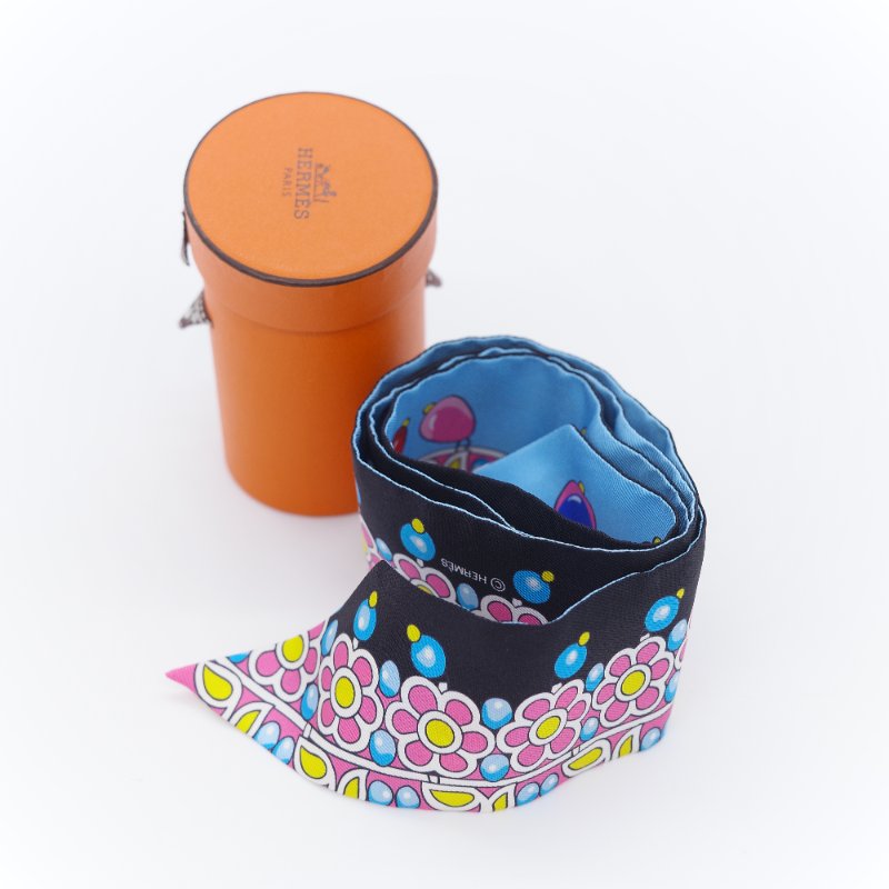 Hermès 愛馬仕 Parures des Maharajas馬哈拉賈的珠寶 天藍色系真絲 Twilly 長絲巾-14