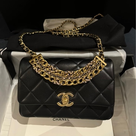 Chanel（離櫃商品🫶🏼）黑金小牛皮季節限定口蓋包