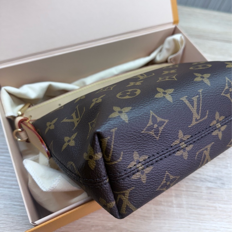 LV M27509 Pochette Hills 便當飯盒包手提包-10