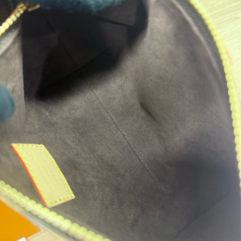 LV M27509 Pochette Hills 便當飯盒包手提包-15