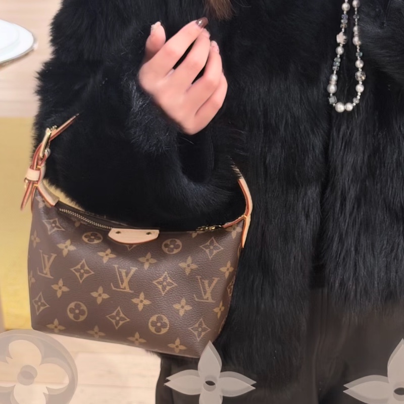 LV M27509 Pochette Hills 便當飯盒包手提包-18