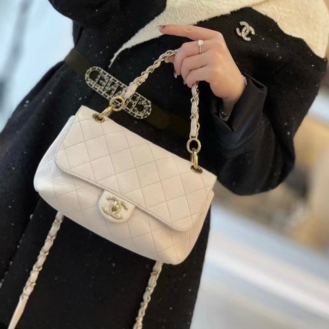 CHANEL白色荔枝牛皮淡金釦口蓋側背包