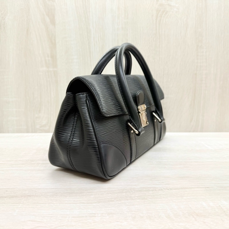 LV 超有個性✨黑色Epi Segur PM手提包/M58822-5