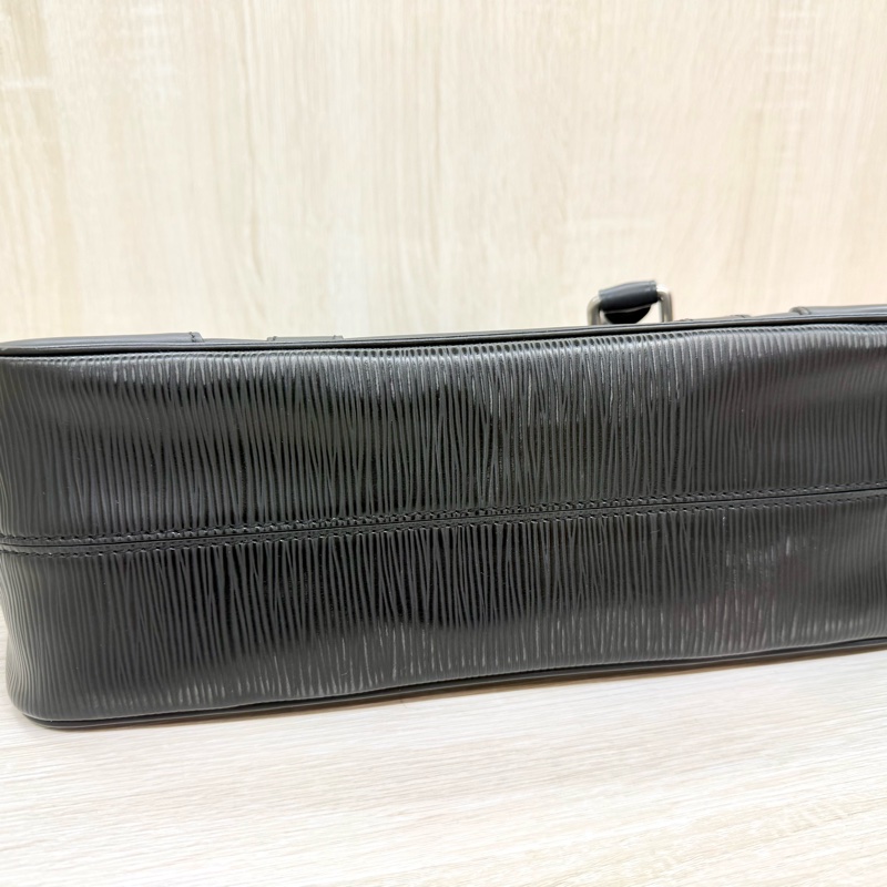 LV 超有個性✨黑色Epi Segur PM手提包/M58822-13