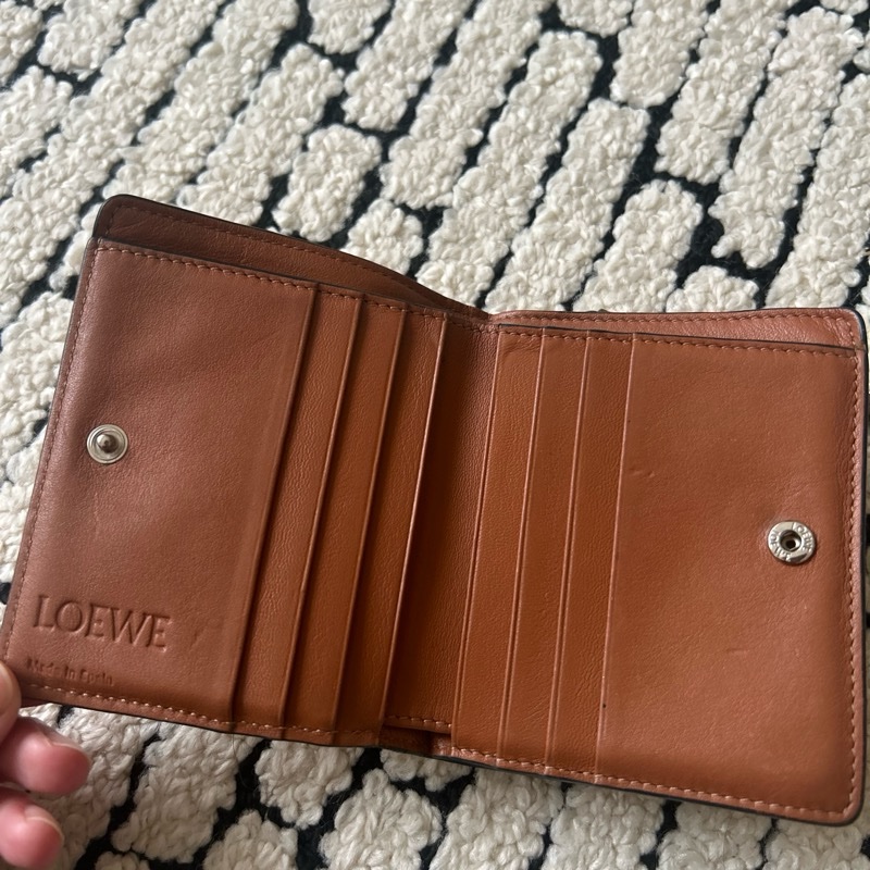 Loewe奶杏拉鍊短夾-3