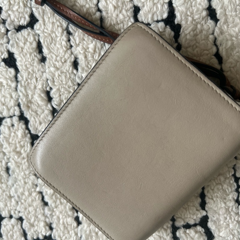 Loewe奶杏拉鍊短夾-9