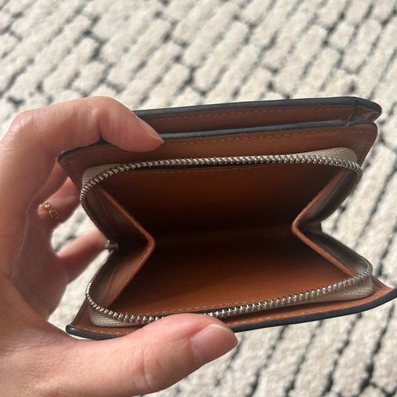 Loewe奶杏拉鍊短夾-11