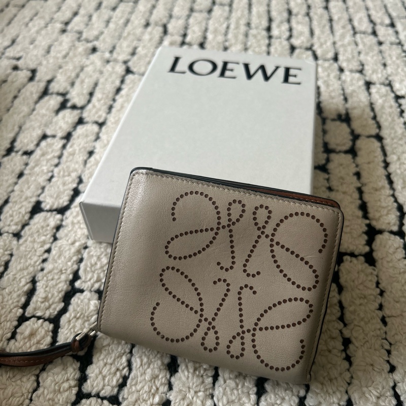 Loewe奶杏拉鍊短夾-13