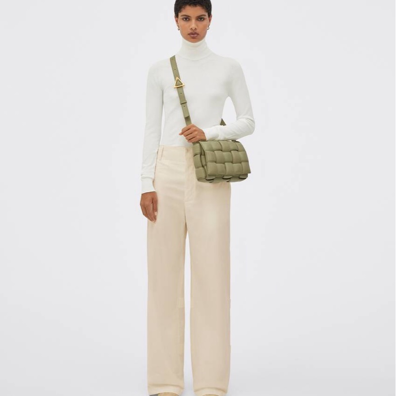 Bottega Veneta 女士 加襯Cassette斜挎包均碼碼26cm*8cm*18cm-5