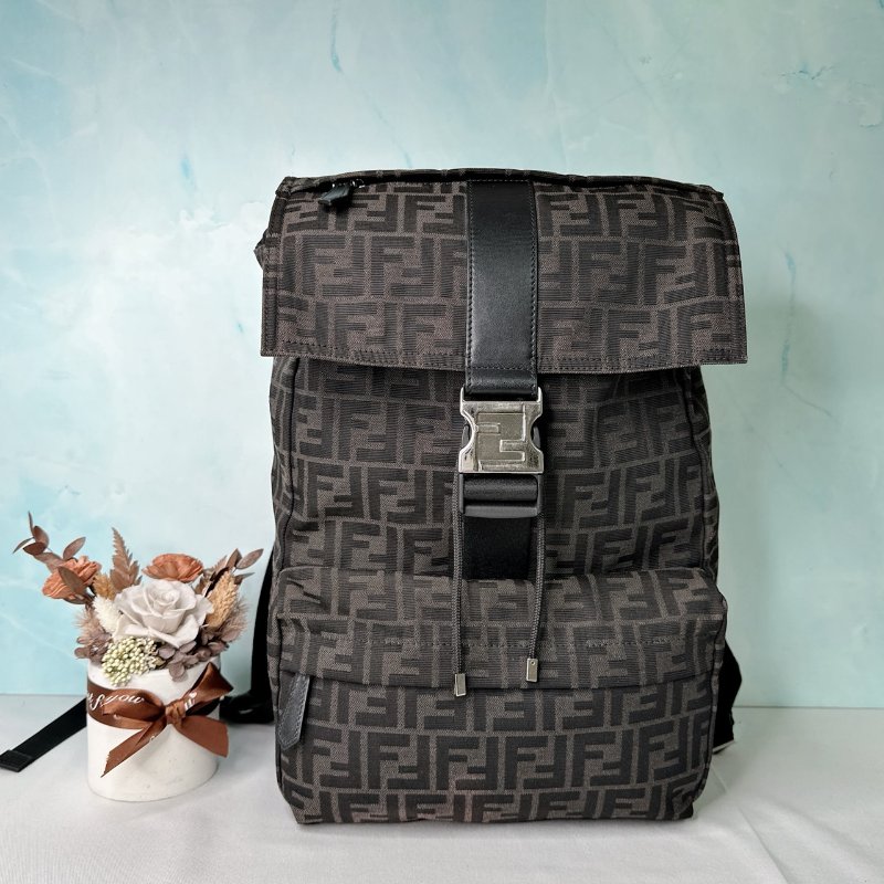 FENDI FF棕色後背包-0