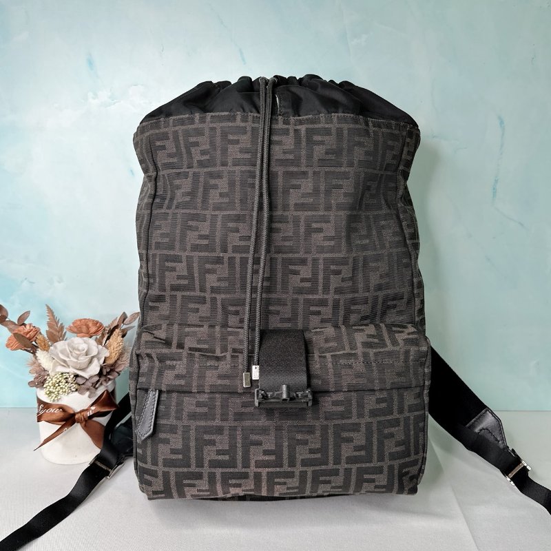 FENDI FF棕色後背包-4