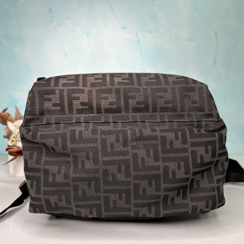 FENDI FF棕色後背包-7