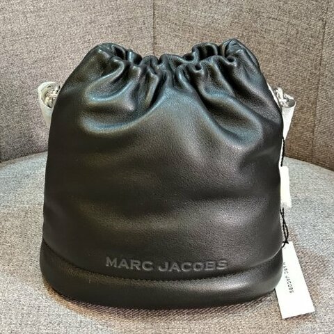 MJ 專櫃款 牛皮磁釦手提/斜背二用水桶包