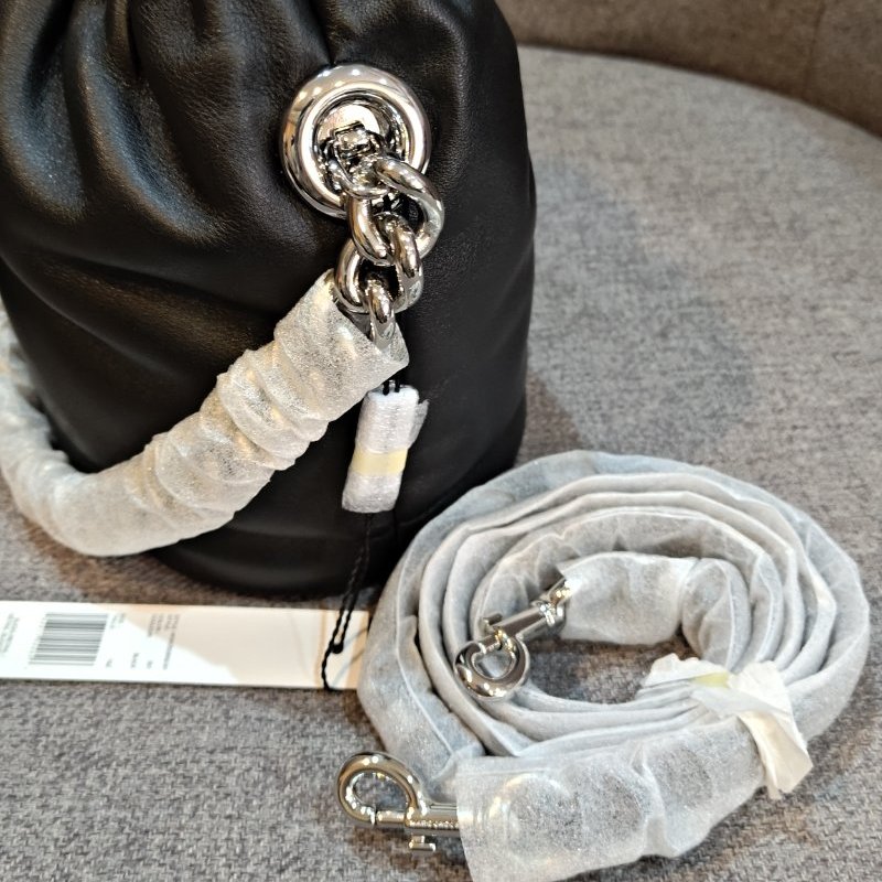 MJ 專櫃款 牛皮磁釦手提/斜背二用水桶包-5