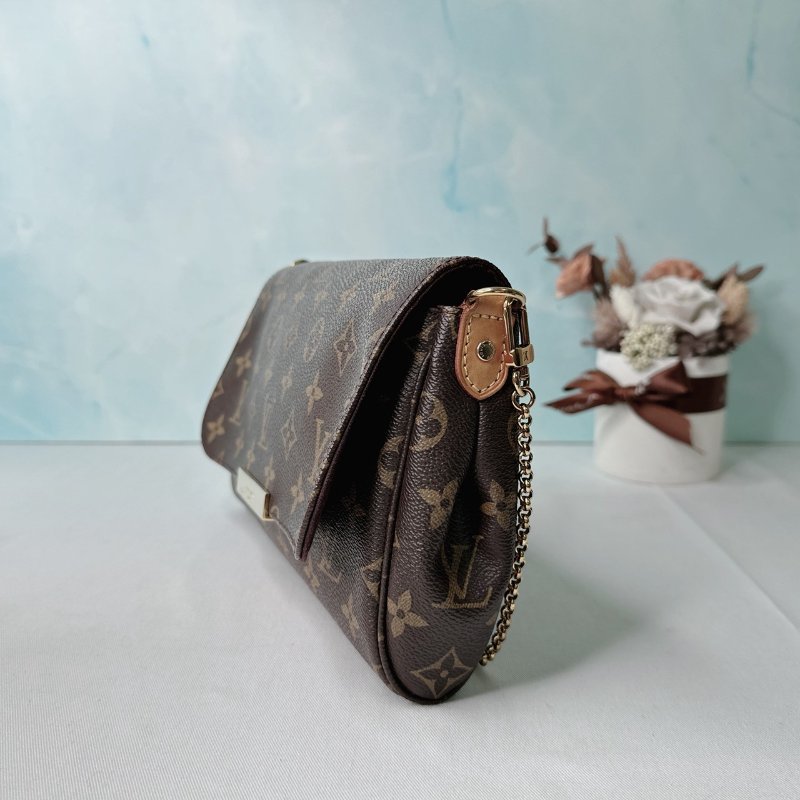 LV Favorite 中款老花斜背包-2