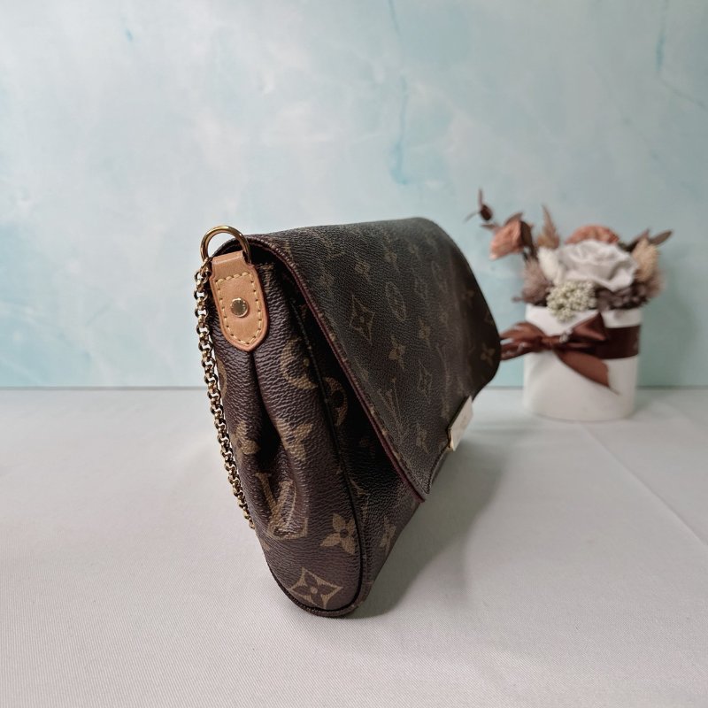 LV Favorite 中款老花斜背包-3