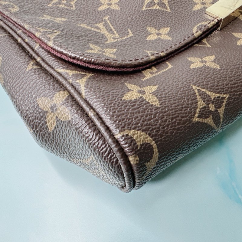LV Favorite 中款老花斜背包-8