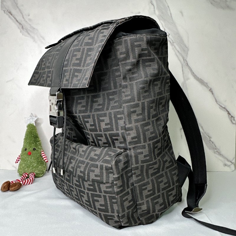 FENDI FF老花後背包-2