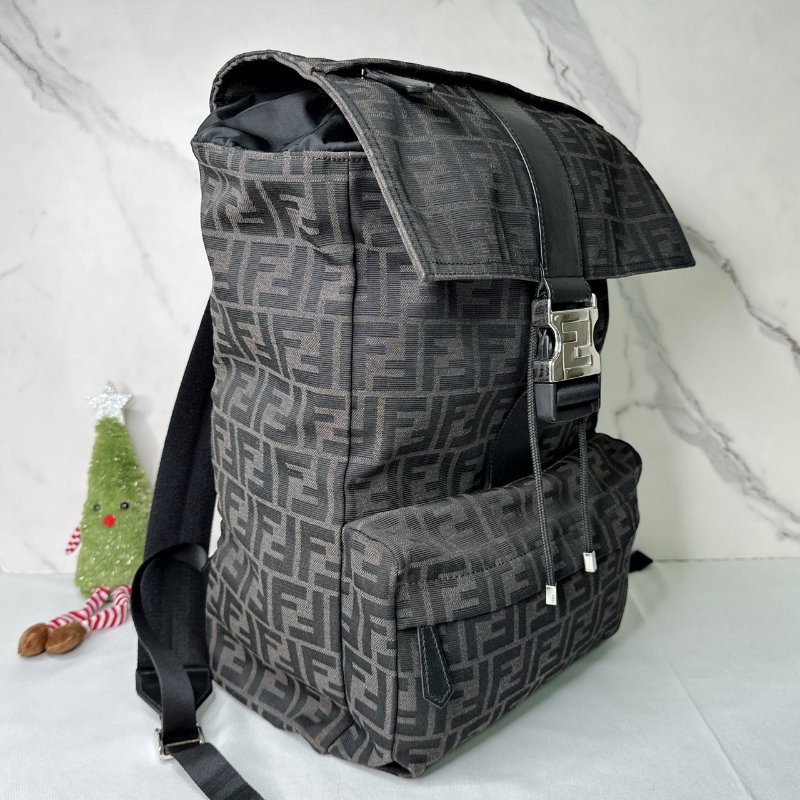 FENDI FF老花後背包-3