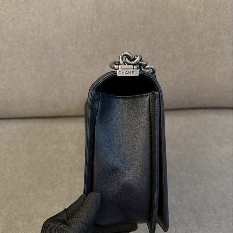 香奈兒boy28黑銀-2