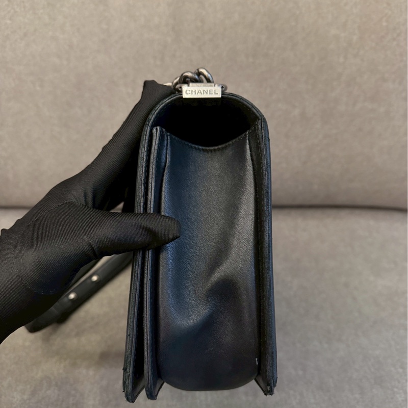 香奈兒boy28黑銀-3