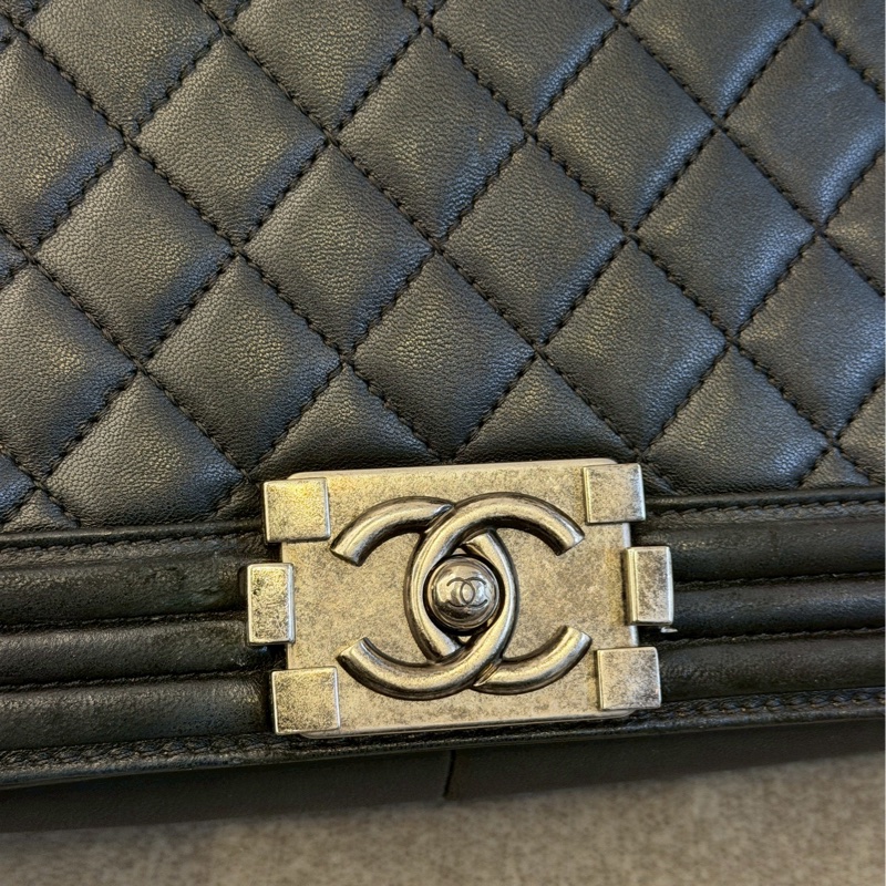 香奈兒boy28黑銀-7