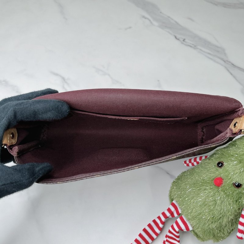 LV Favorite MM斜背包-5