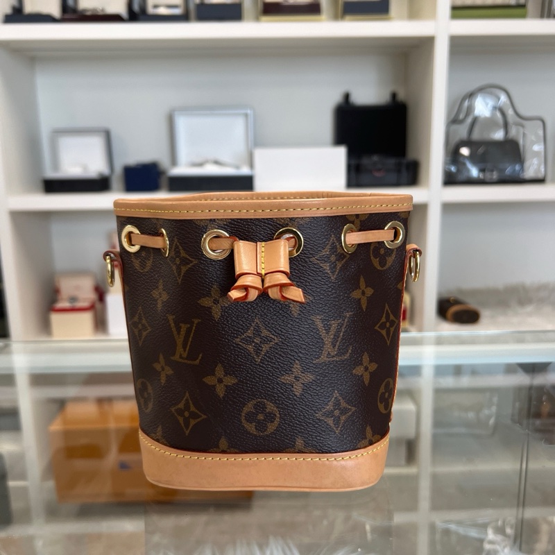 98新LV路易威登 Nano Noe經典老花塗層帆布肩背包芯片款小水桶包～尺寸13*10*16cm-1
