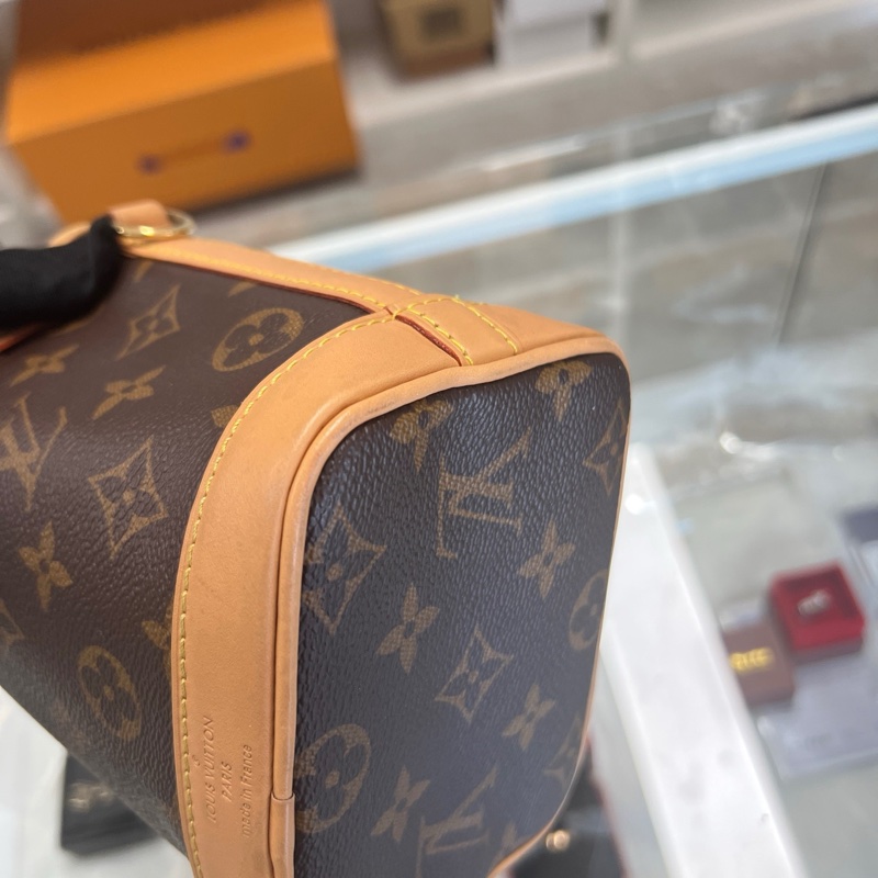 98新LV路易威登 Nano Noe經典老花塗層帆布肩背包芯片款小水桶包～尺寸13*10*16cm-11