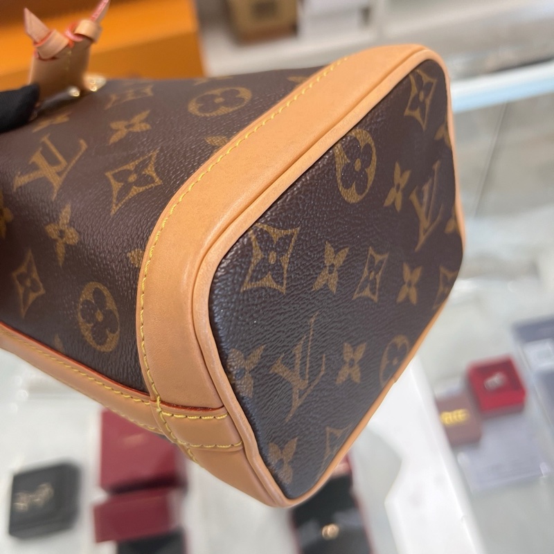 98新LV路易威登 Nano Noe經典老花塗層帆布肩背包芯片款小水桶包～尺寸13*10*16cm-12