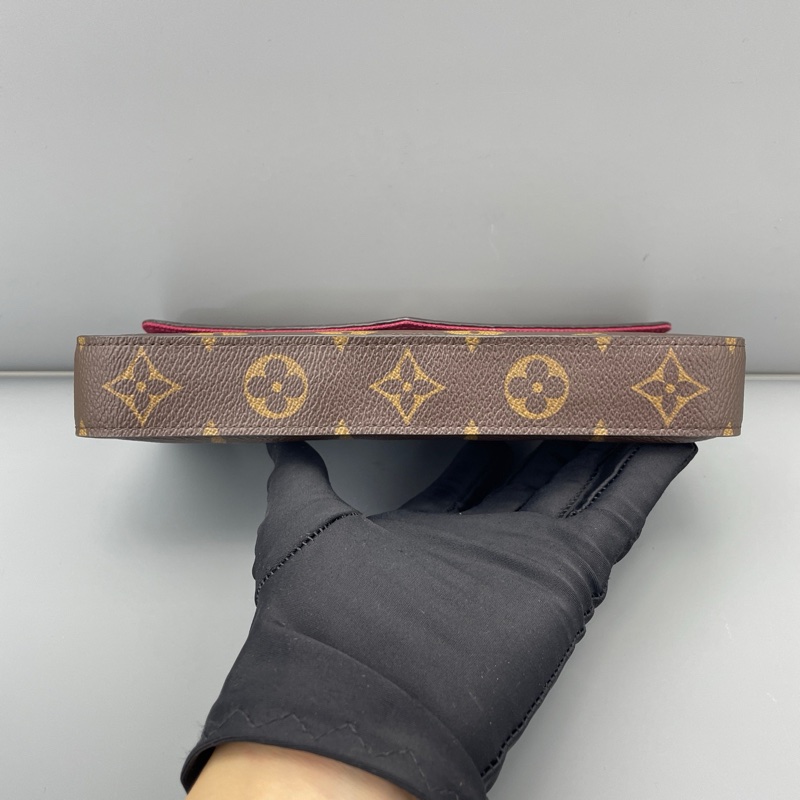 LV 三合一 缺少一個內袋 尺寸約21*12*3cm-3