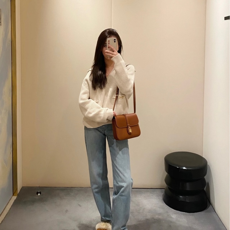 celine賽琳 tabou鎖頭斜挎包焦糖色 尺寸約21*21*8cm-1