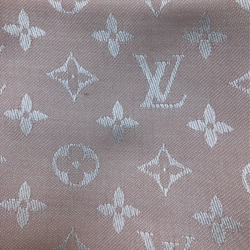 LV 淡粉紅色披肩 XC209-0