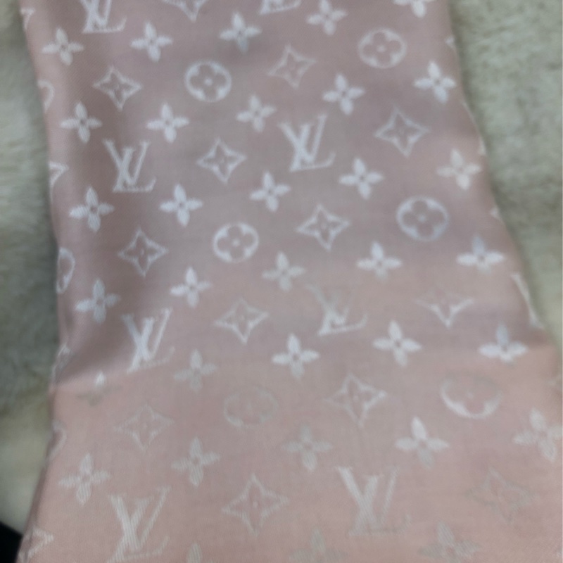 LV 淡粉紅色披肩 XC209-1