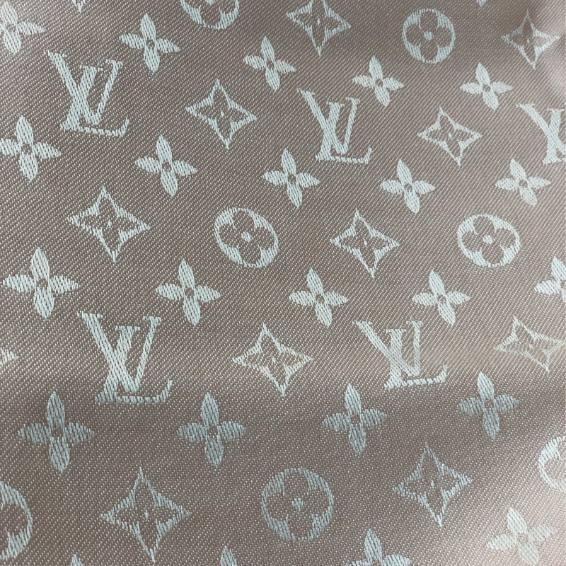 LV 淡粉紅色披肩 XC209-3