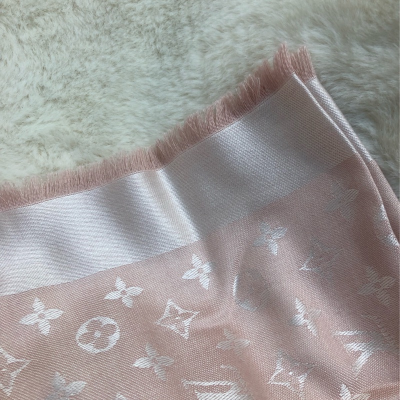 LV 淡粉紅色披肩 XC209-4