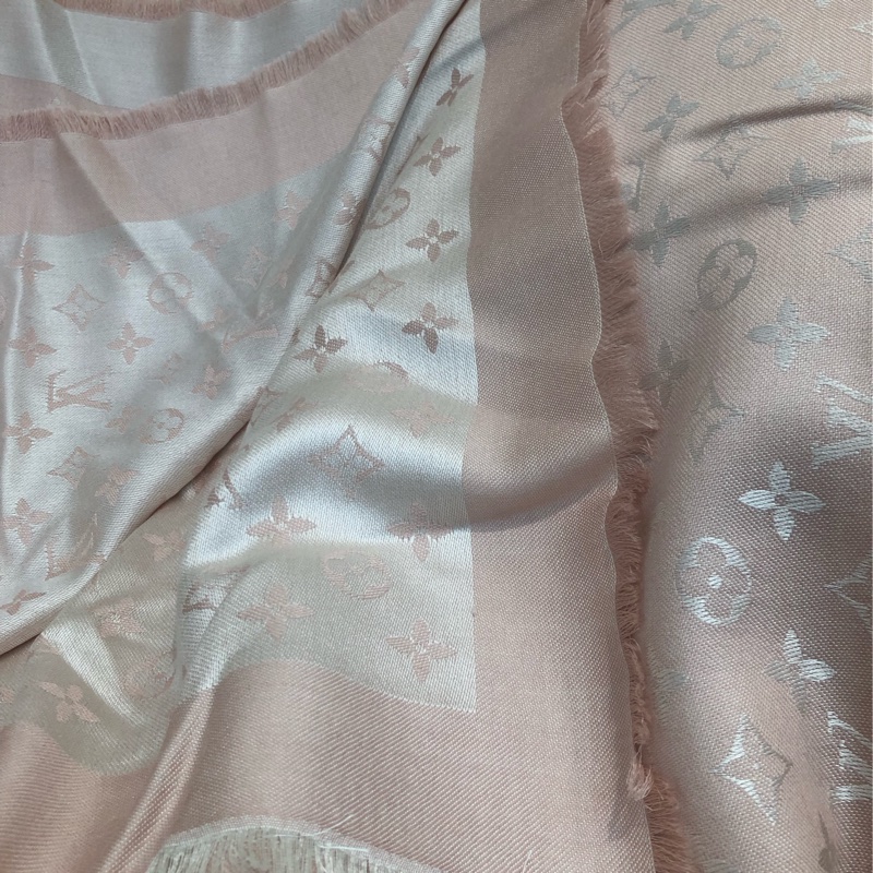 LV 淡粉紅色披肩 XC209-6