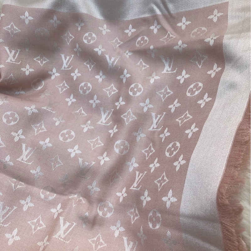 LV 淡粉紅色披肩 XC209-9