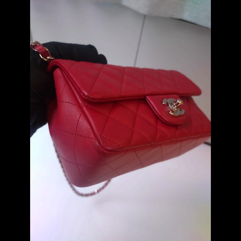 Chanel 銀鍊黃羊皮斜背口蓋包 CF 20-12