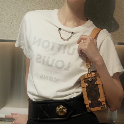 LV簡約白色灰底英文字母鍊條T恤