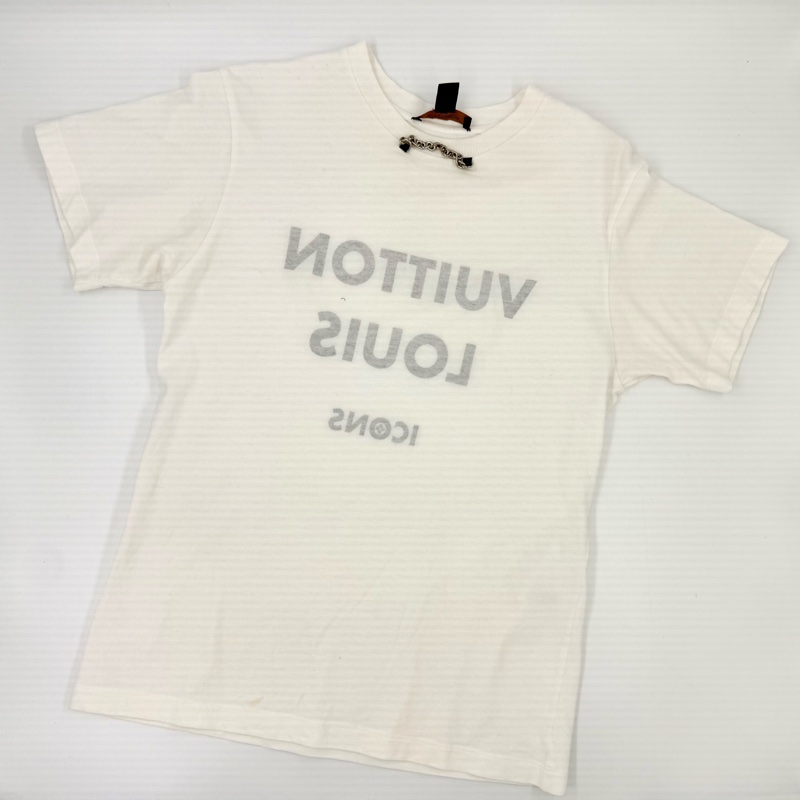LV簡約白色灰底英文字母鍊條T恤-3