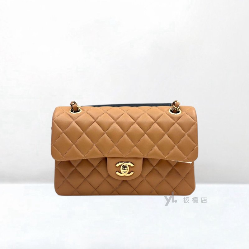 Y2002-CHANEL 泰奶色羊皮金釦COCO23 A01113-0