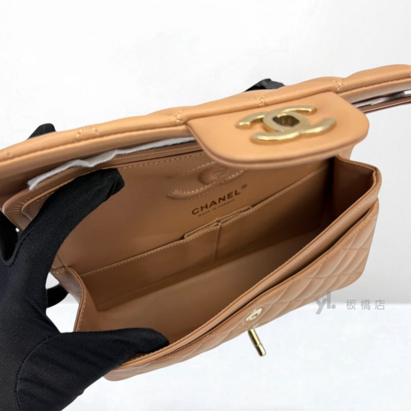 Y2002-CHANEL 泰奶色羊皮金釦COCO23 A01113-8