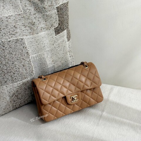 Y2002-CHANEL 泰奶色羊皮金釦COCO23 A01113