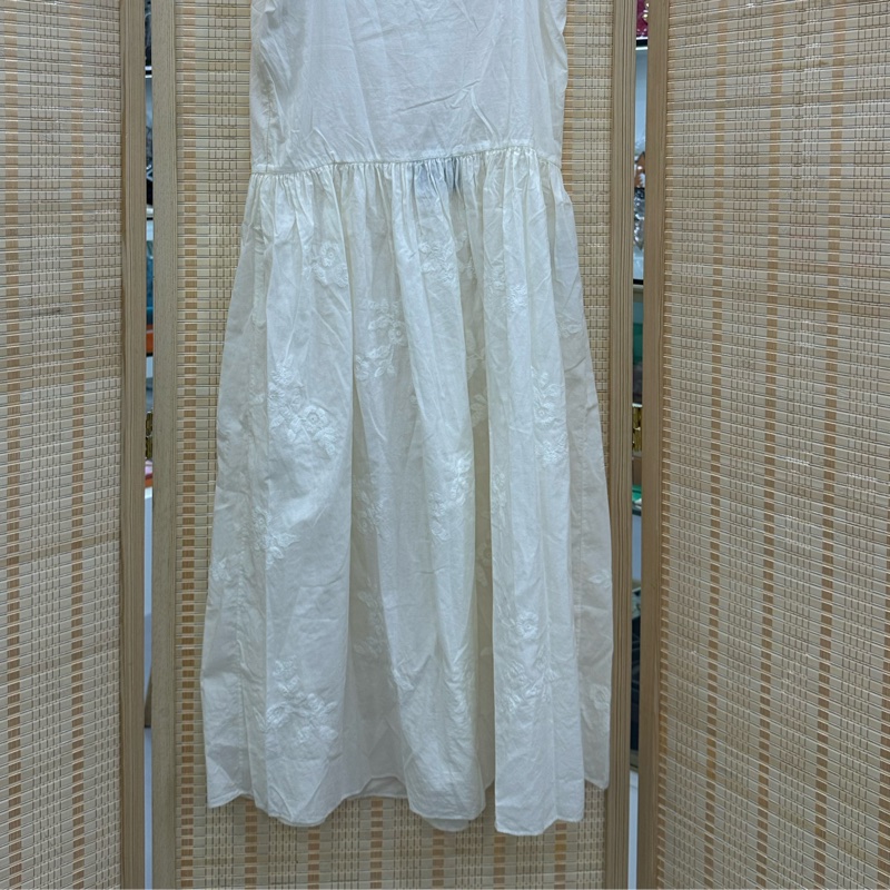 miumiu/繆繆 25SS 新款 爆款tyre運動風瑪麗珍裙子 奶白色 38碼-4