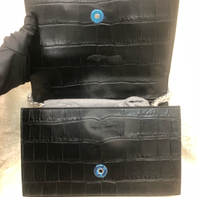 Alexander McQueen 黑色鱷魚壓紋四環扣手袋 XC255-13