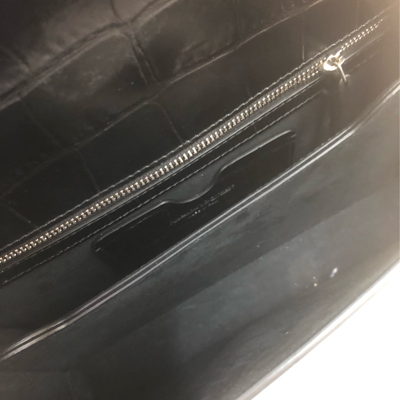 Alexander McQueen 黑色鱷魚壓紋四環扣手袋 XC255-16