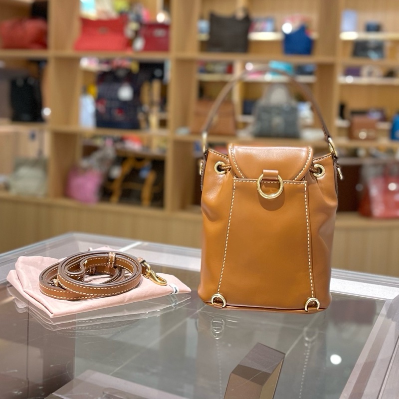 MIU MIU缪缪品牌徽标牛皮革 双肩包手提包-1